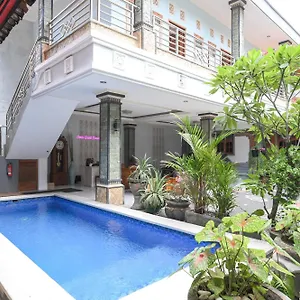 Ceria Mitra Reddoorz Seminyak
